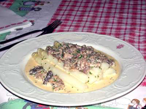 Asperges, Asperges meunière aux morilles Asperges, Asperges meunière aux morilles